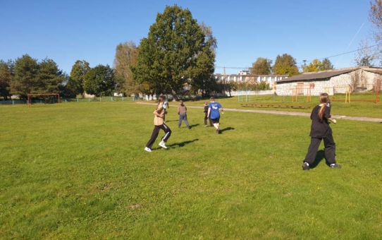 Соревнования по футболу