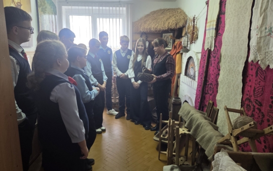 Экскурсия в сельскую библиотеку аг. Мурованая Ошмянка