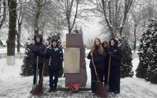 Акции "Сохраним память на века"